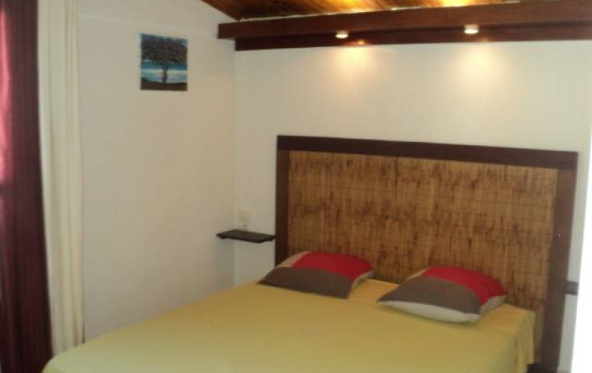 Location de vacances - Gîte à Bois De Nèfles - Chambre 1 lit 160X190 + armoire