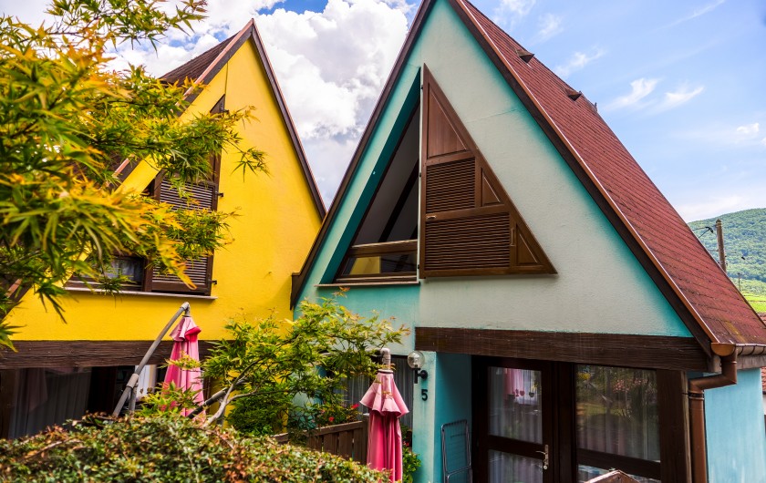Location de vacances - Gîte à Kaysersberg - Pavillon Gewürz à gauche et pavillon Riesling à droite