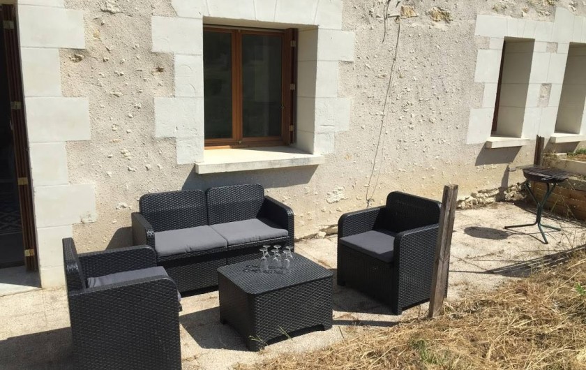Location de vacances - Maison - Villa à Souvigny-de-Touraine - Terrasse côté champ