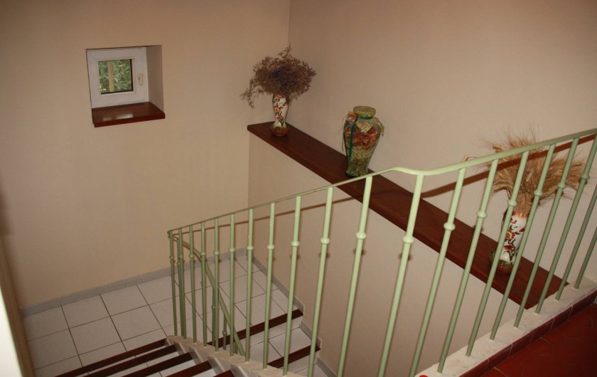 Location de vacances - Mas à Montfavet - Montée d'escaliers