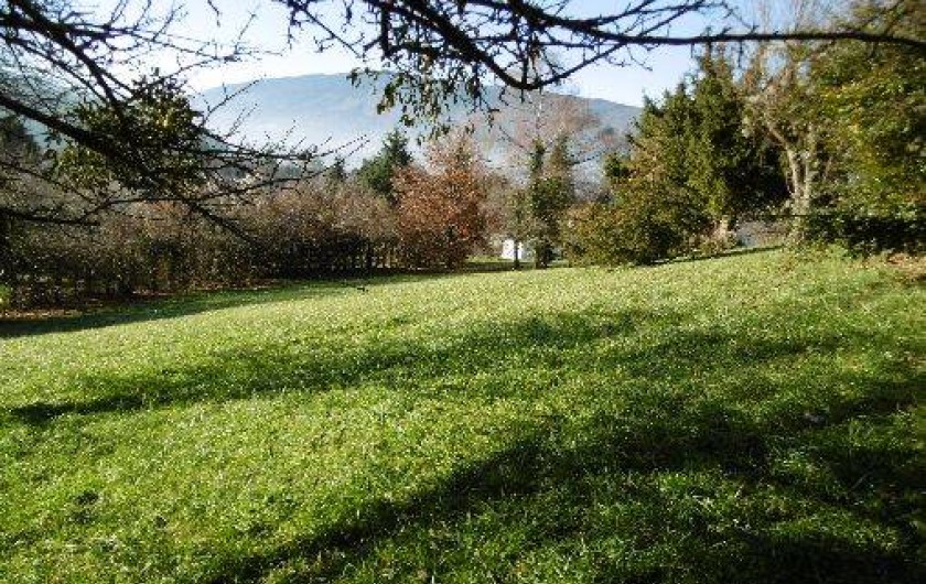 Location de vacances - Chalet à Menthon-Saint-Bernard - Terrain de 3000M2 autour du chalet