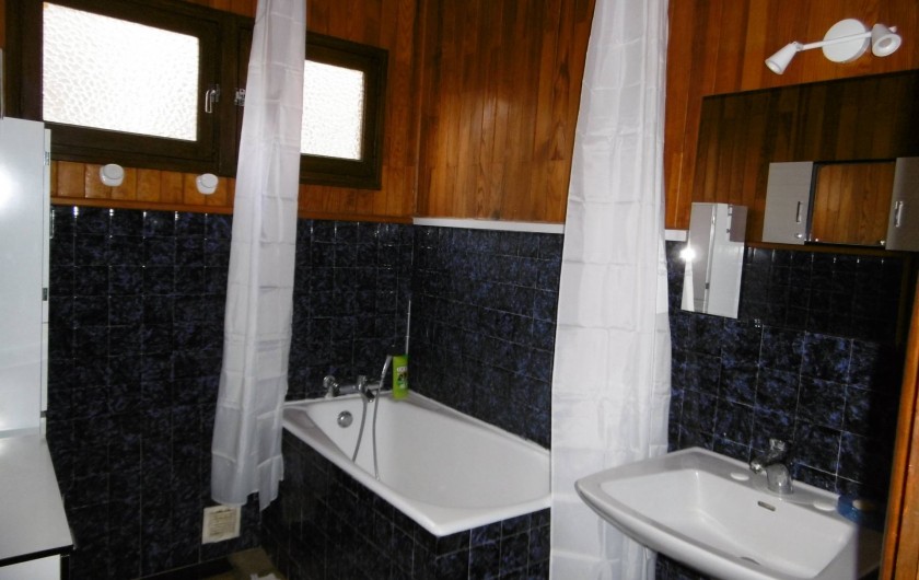Location de vacances - Chalet à Menthon-Saint-Bernard - Salle de bain confort 