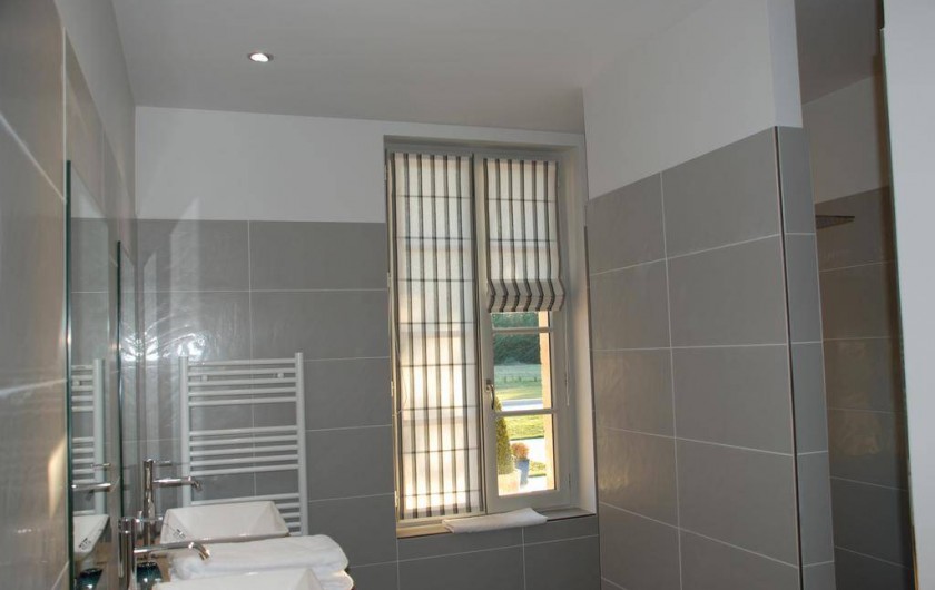 Location de vacances - Chambre d'hôtes à Saint-Magne-de-Castillon - Chambre Clématis