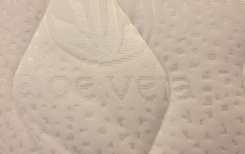 Location de vacances - Studio à Le Lavandou - Matelas à  mémoire de forme