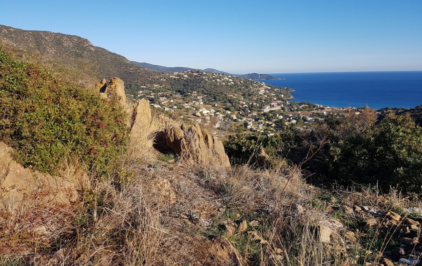 Location de vacances - Studio à Le Lavandou - Petite randonnée au-dessus du logement