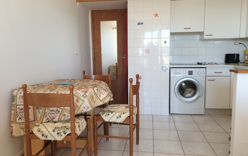 Location de vacances - Studio à Le Lavandou - Coin repas