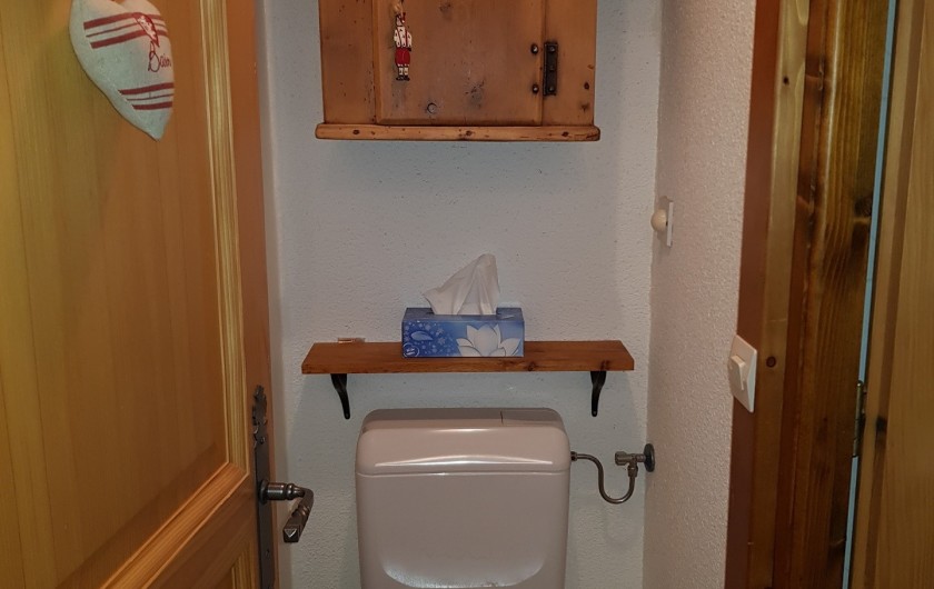 Location de vacances - Appartement à Le Grand-Bornand - WC N° 2 à l'étage des chambres