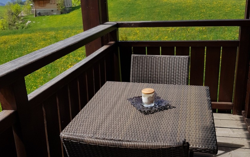 Location de vacances - Appartement à Le Grand-Bornand - Balcon du séjour 3/3