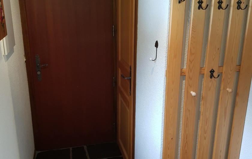 Location de vacances - Appartement à Le Grand-Bornand - Entrée du logement avec WC N° 1