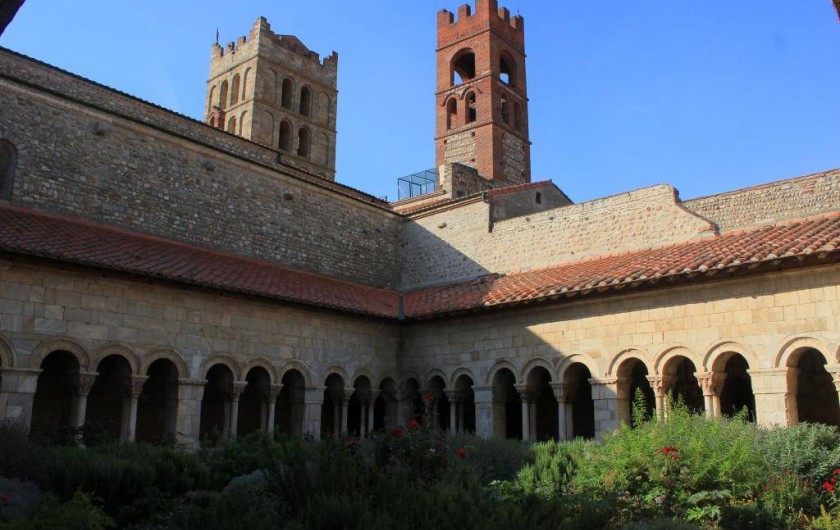 Location de vacances - Camping à Sorède - Cathédrale d'Elne, le cloître