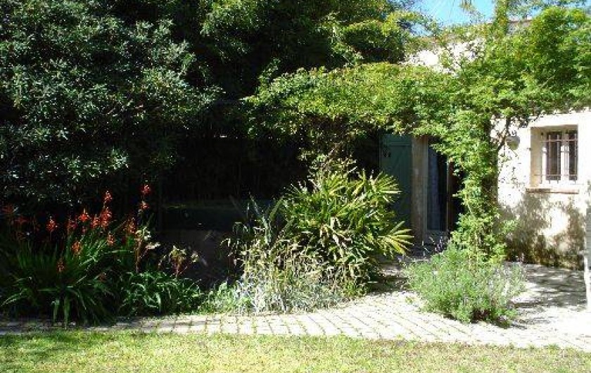 Location de vacances - Villa à Golfe-Juan - SPA à l'ombre et à l'abri des regards !!!!!