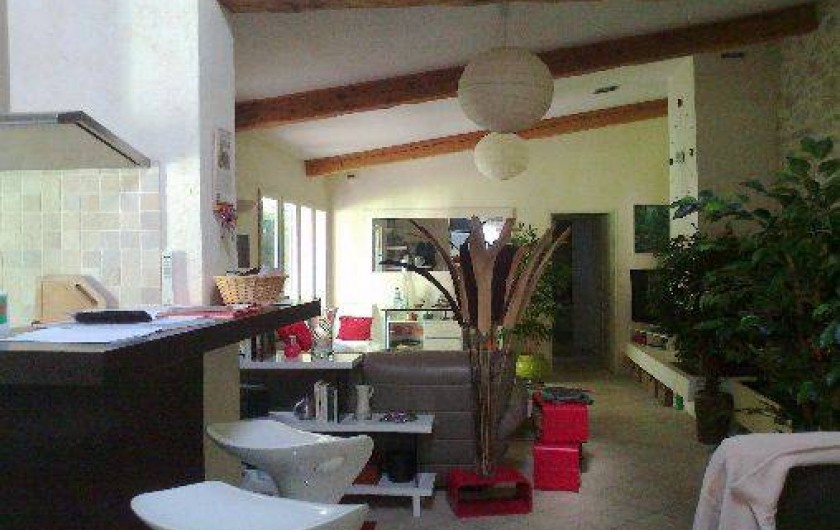 Location de vacances - Villa à Golfe-Juan - Cuisine et salon ......