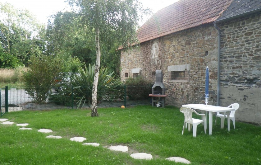 Location de vacances - Appartement à Saint-Pair-sur-Mer - Jardin