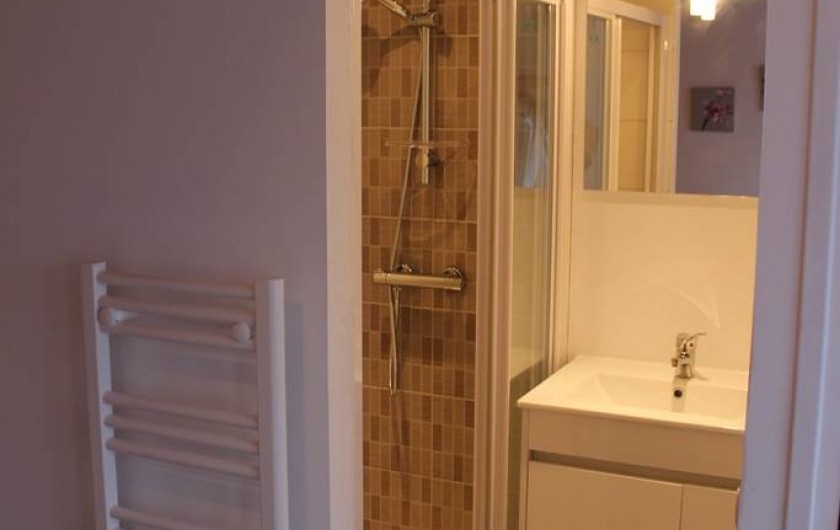 Location de vacances - Appartement à Saint-Pair-sur-Mer - Tres grande douche 120x80 !