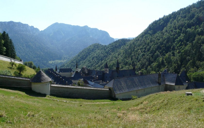 Location de vacances - Gîte à Saint-Pierre-de-Chartreuse - Le Monastère de la Grande Chartreuse (et musée à visiter)