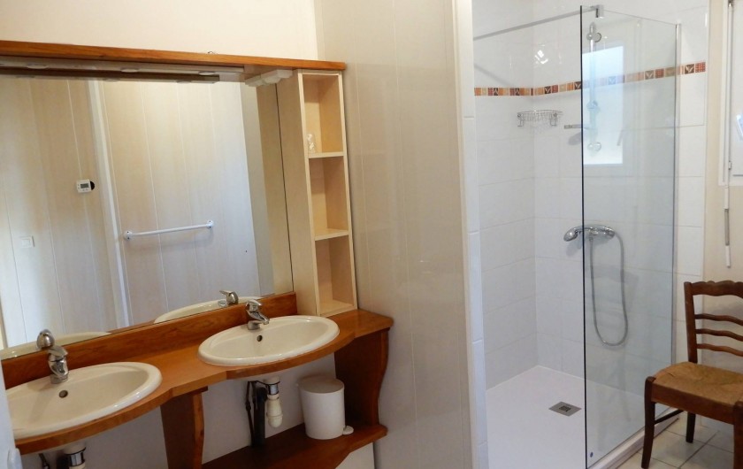 Location de vacances - Villa à Loubressac - Salle de Bain : douche à l'italienne