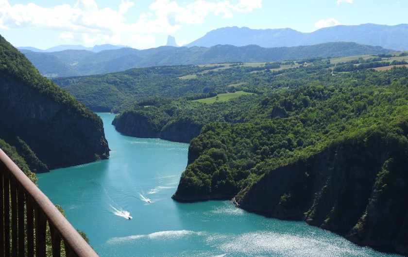 Location de vacances - Villa à Pierre-Châtel - Barrage de Monteynard vue du chemin de fer  de la Mure dit les grand balcons