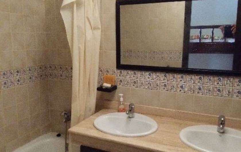 Location de vacances - Appartement à Saïdia - première salle de bain