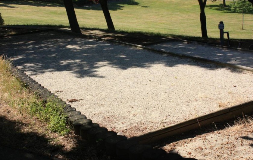 Location de vacances - Villa à Arles - Terrain de boules dans la propriété