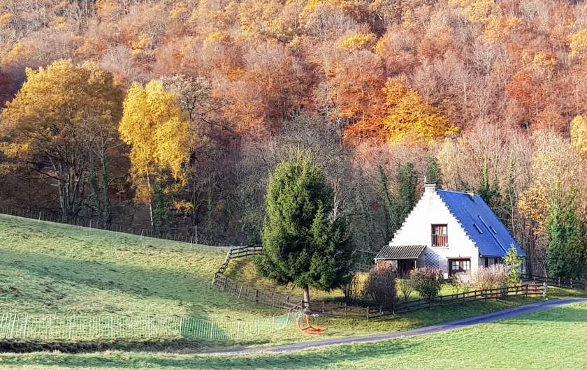 Location de vacances - Gîte à Sainte-Marie de Campan - la grange du Gaciet, premier voisin à 200 m... l'automne