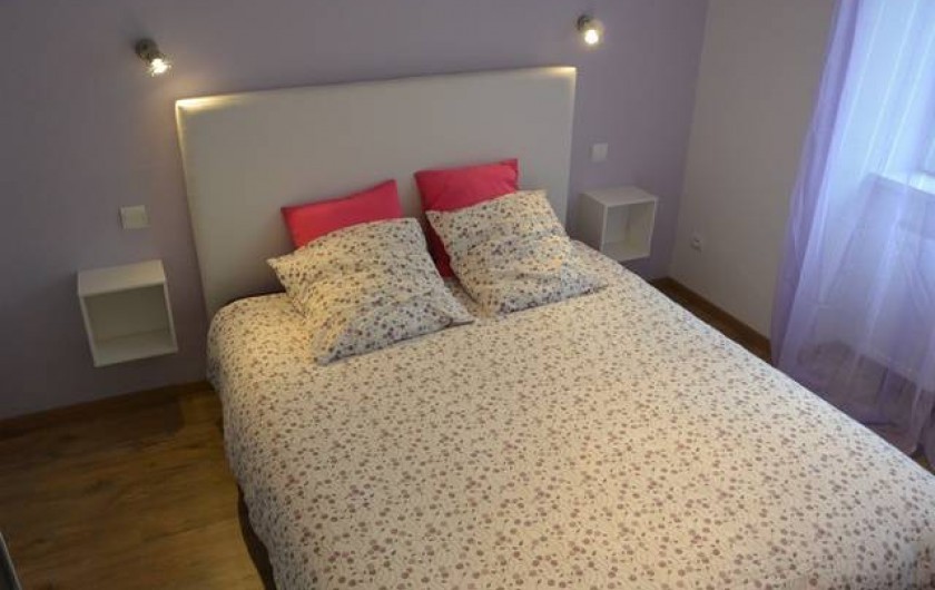 Location de vacances - Appartement à Kaysersberg - chambre parentale armoire