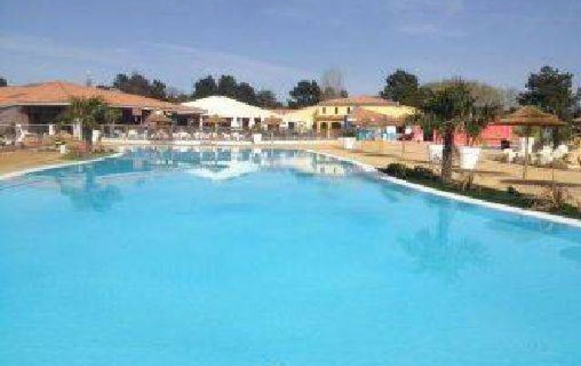 Location de vacances - Camping à La Palmyre - Piscine extérieure chauffée