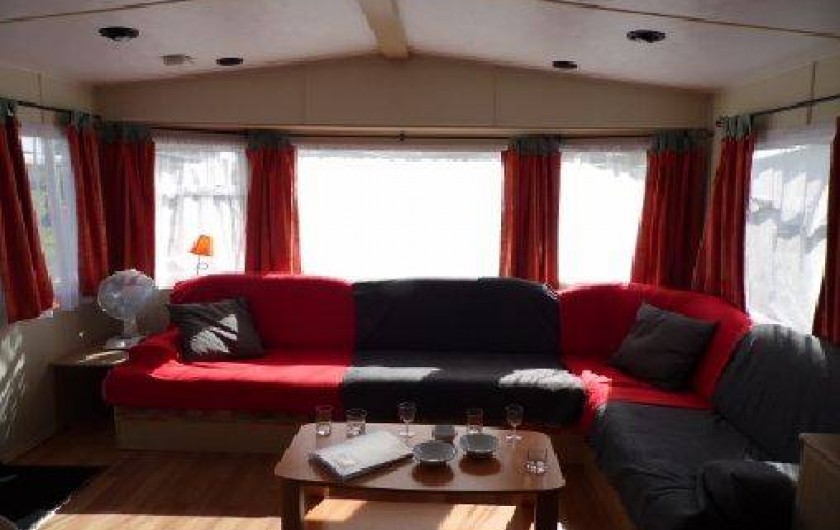 Location de vacances - Camping à La Palmyre - Salon panoramique très spacieux et lumineux