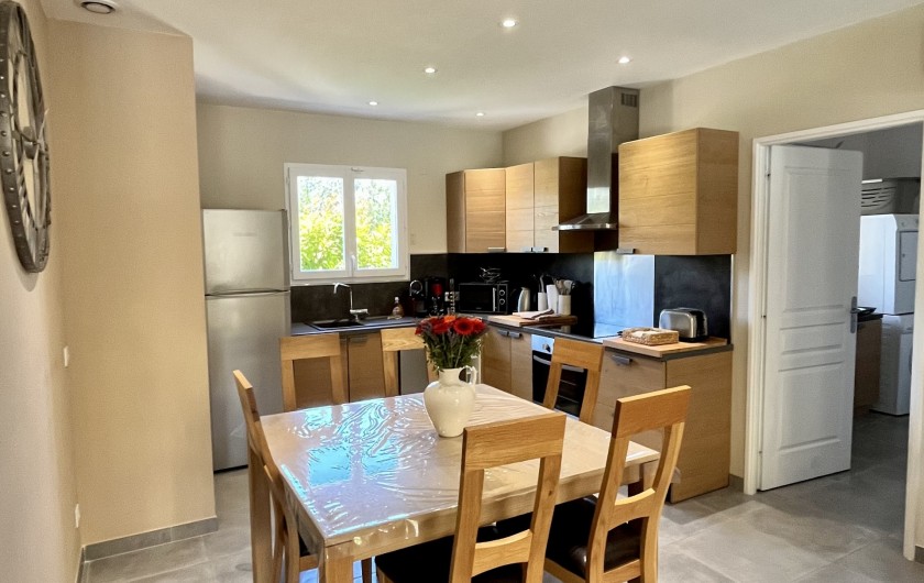 Location de vacances - Villa à Pernes-les-Fontaines - Cuisine équipée et salle à manger