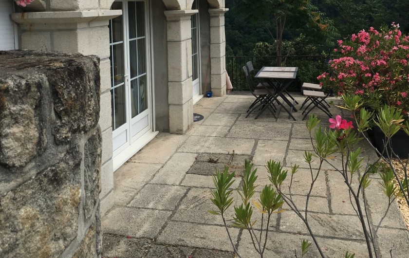 Location de vacances - Villa à Les Salelles - terrasse sud