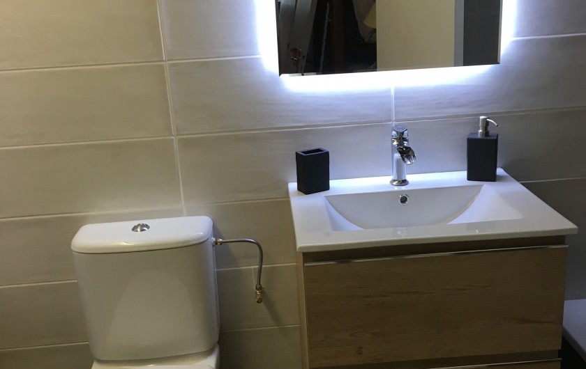 Location de vacances - Appartement à Les Gets - Salle de bain avec baignoire