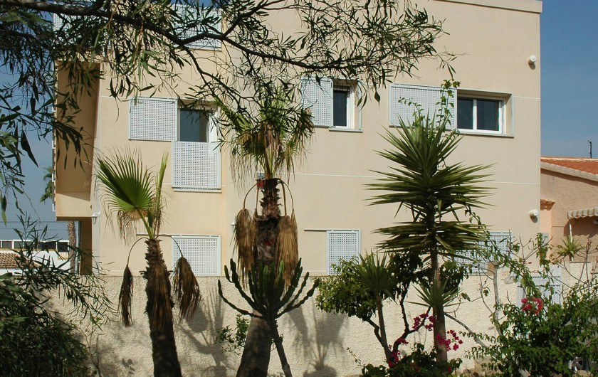 Location de vacances - Appartement à San Fulgencio - Façade arrière maison