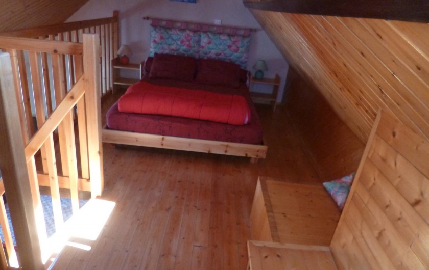 Location de vacances - Gîte à Bieuzy - un grand lit en mezzanine