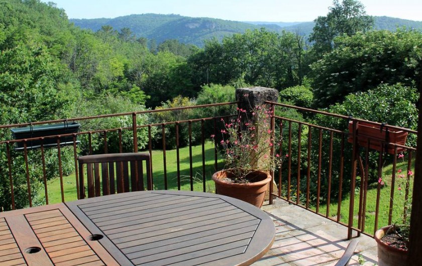 Location de vacances - Gîte à Saint-Cybranet - terrasse nord vue dominante