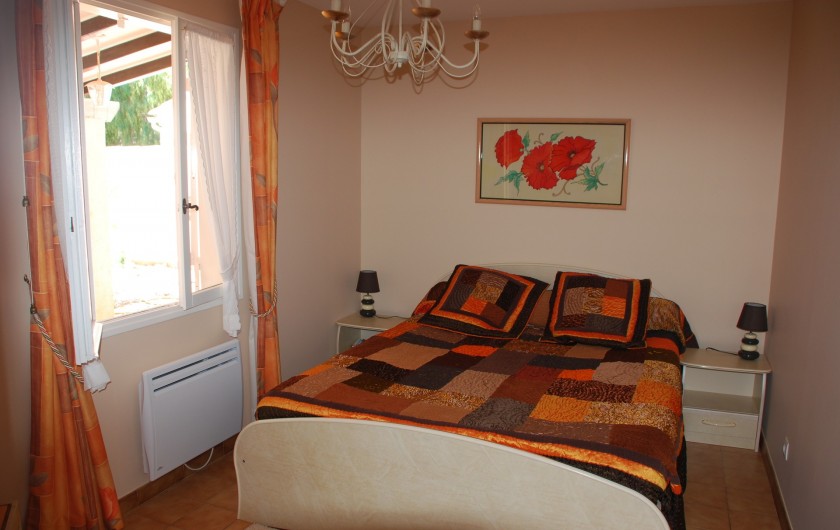Location de vacances - Villa à La Londe-les-Maures - Chambre rez de chaussée
