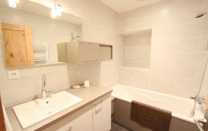 Location de vacances - Gîte à Faverges - Salle de bains