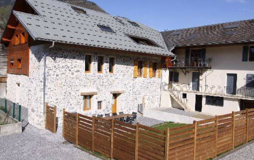 Location de vacances - Gîte à Faverges - Jardin clos