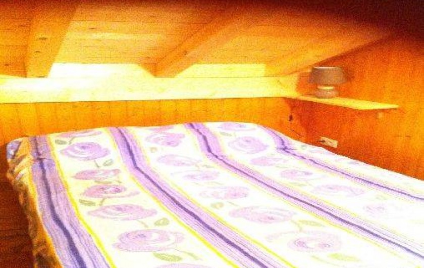 Location de vacances - Chalet à Taninges - deuxième chambre avec lit double