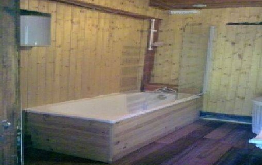 Location de vacances - Chalet à Taninges - salle de bain 