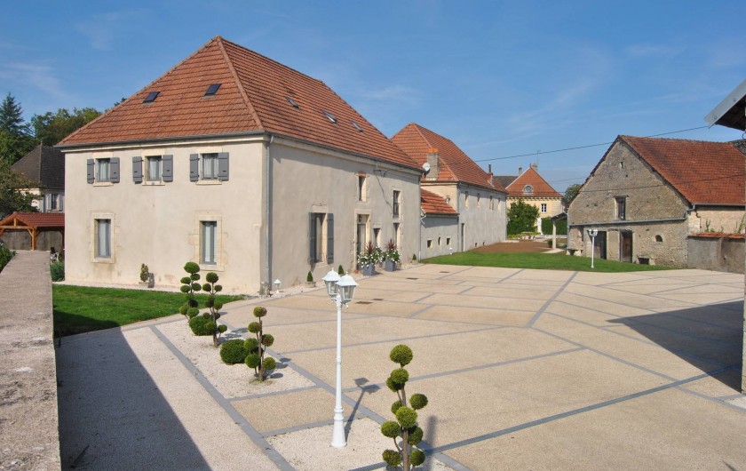 Location de vacances - Maison - Villa à Beaujeu-Saint-Vallier-Pierrejux-et-Quitteur - Parking privé et clos