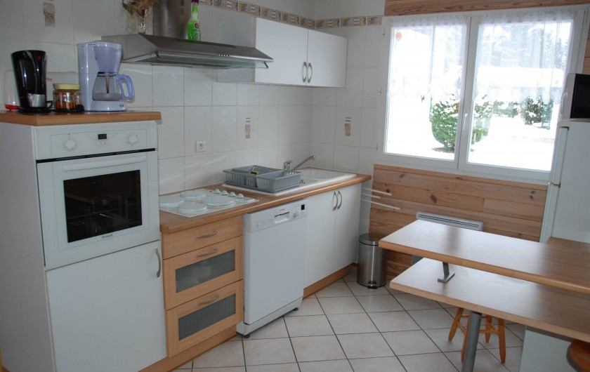 Location de vacances - Chalet à Saint-Léonard - Cuisine équipée, ouverte