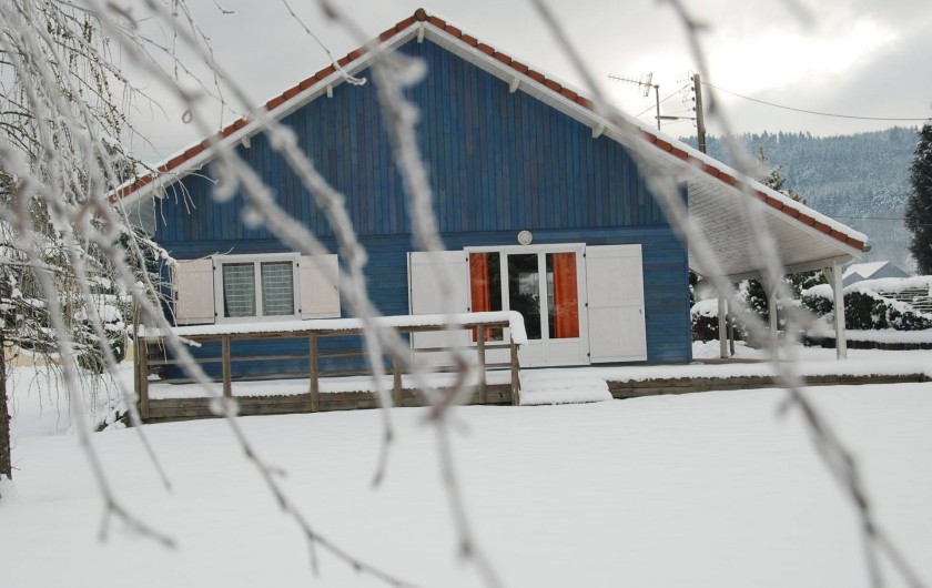 Location de vacances - Chalet à Saint-Léonard - Façade Ouest, avec aperçu du couvert pour 2 voitures