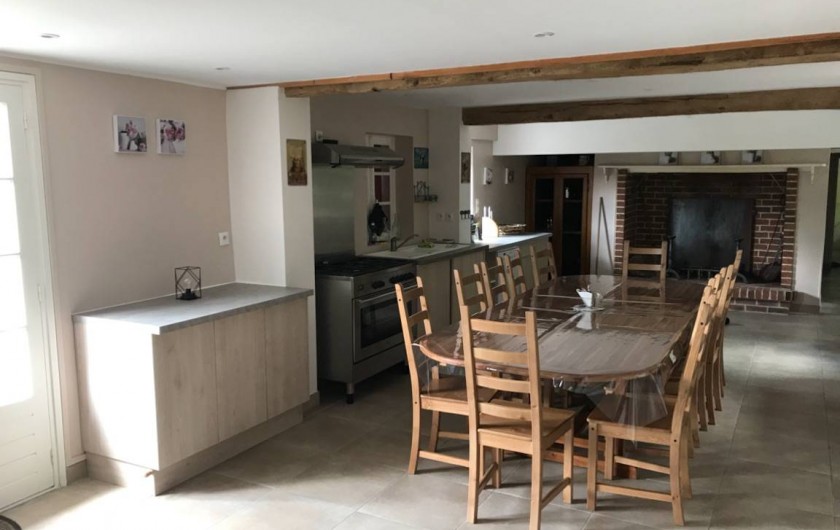 Location de vacances - Gîte à Saint-Quentin-en-Tourmont - Salle à manger  /cuisine