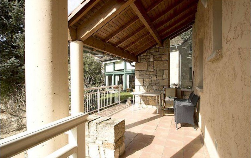 Location de vacances - Gîte à Millau - Terrasse couverte