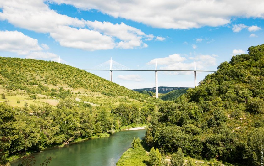 Location de vacances - Gîte à Millau - le Viaduc le plus haut du monde