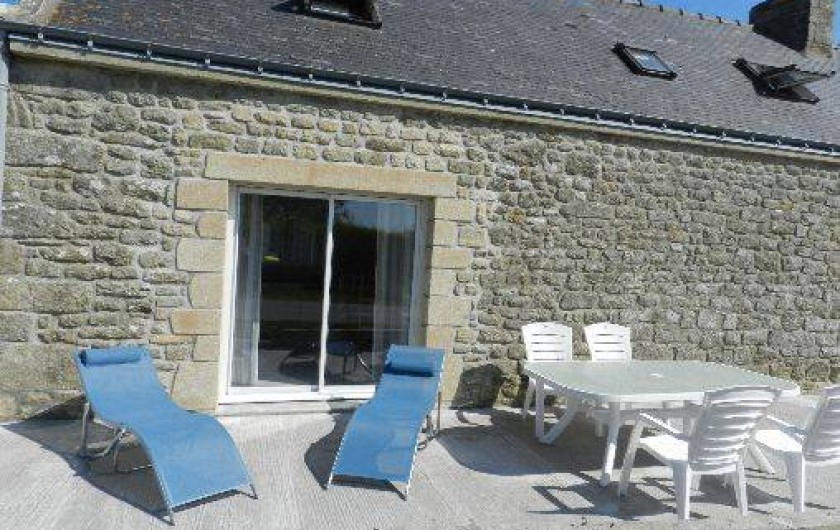 Location de vacances - Gîte à Plouhinec - Longère coté sud avec petite terrasse