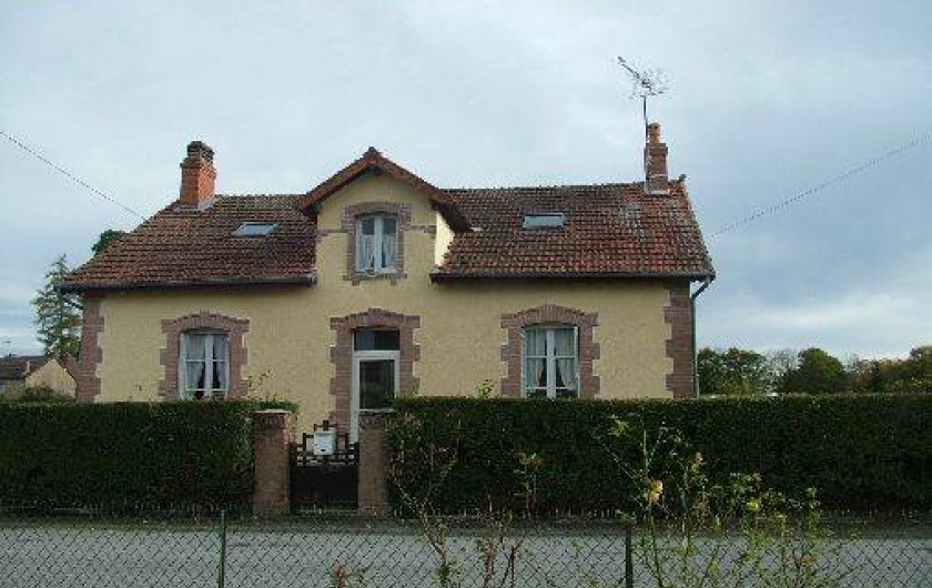 Location de vacances - Villa à Saint-Sulpice-les-Champs - FACADE RUE