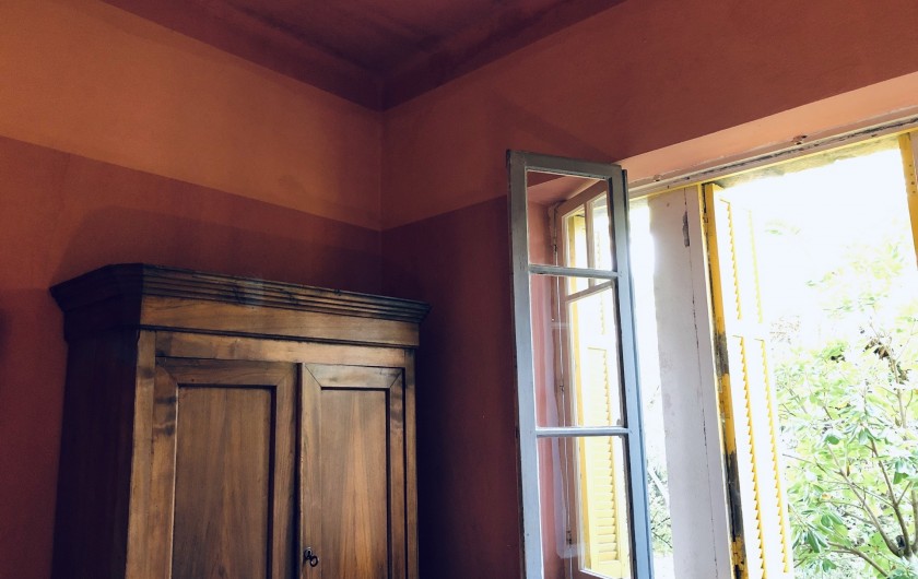 Location de vacances - Maison - Villa à Ajaccio - Chambre rose, armoire