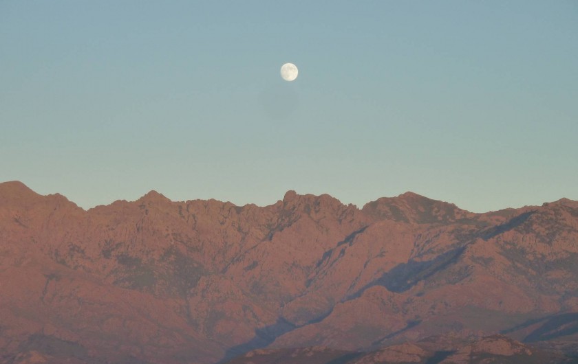 Location de vacances - Appartement à Calvi - Coucher de soleil sur les montagnes
