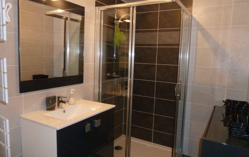 Location de vacances - Appartement à Calvi - Salle de douche 2