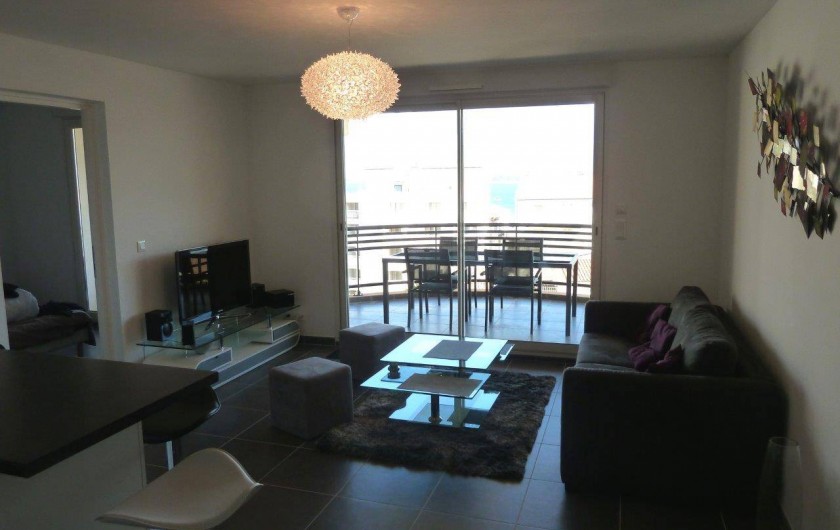 Location de vacances - Appartement à Calvi - Salon séjour ouvert sur terrasse